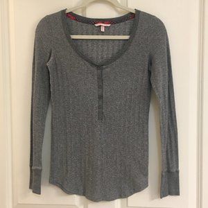 NWOT Victoria Secret button tee, size XS